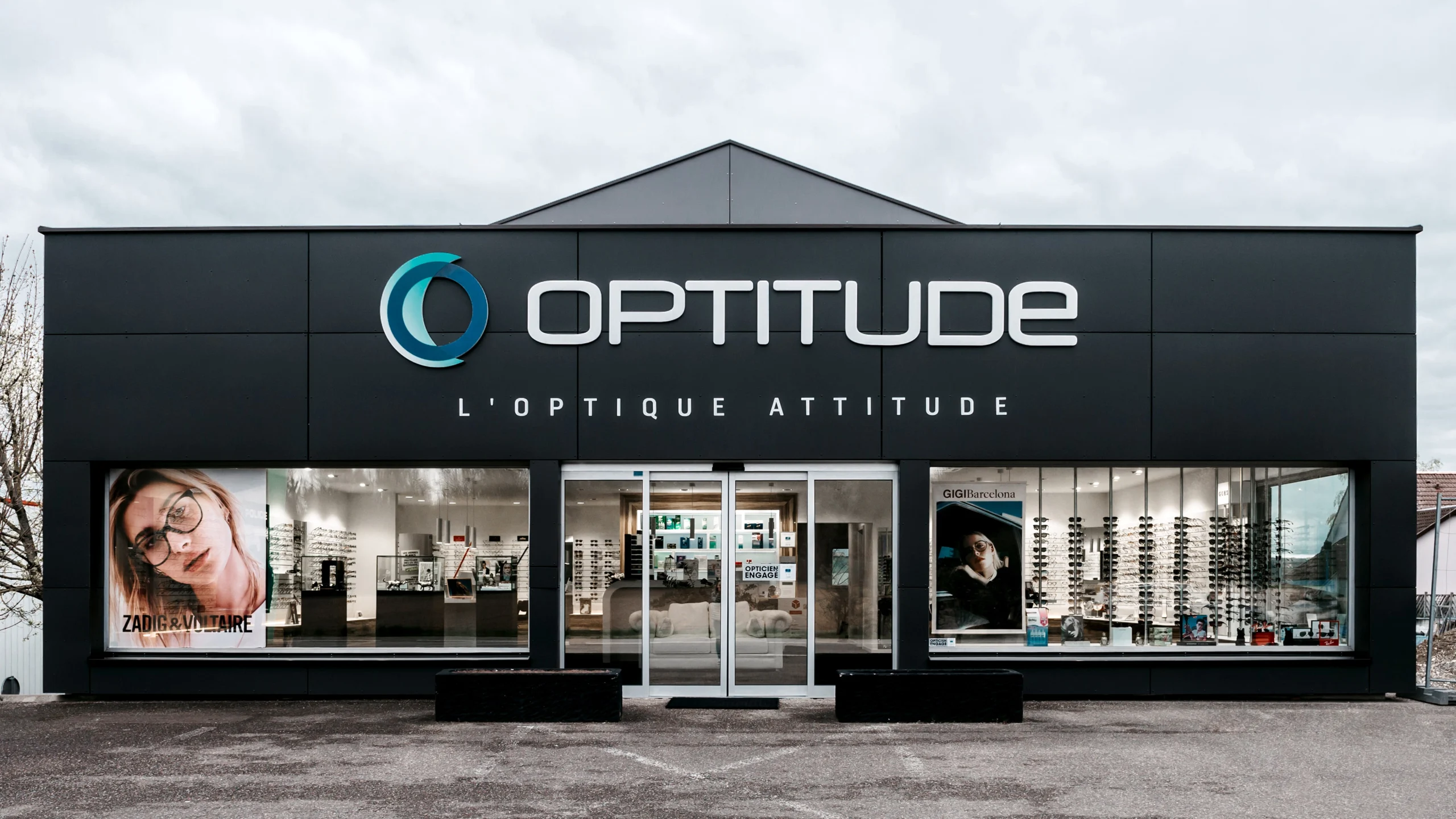 Façade extérieure du magasin
